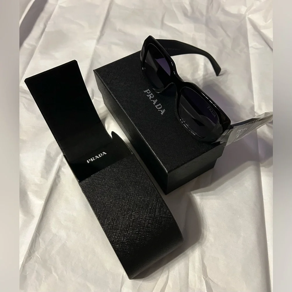 Black Geometric Sunglasses - Picture 3 of 12